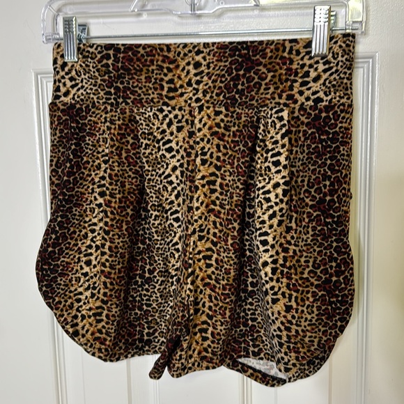 Small/medium leopard shorts with 2 pockets in the front - Picture 4 of 5
